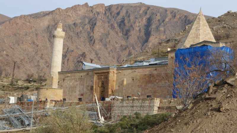 Sivas Divriği Ulu Cami'yi kapatan geçici örtü kaldırıldı