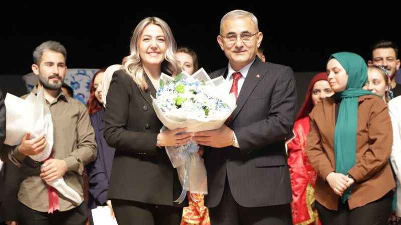 Kütahya'da “Vazomatik” tiyatro severlerle buluştu