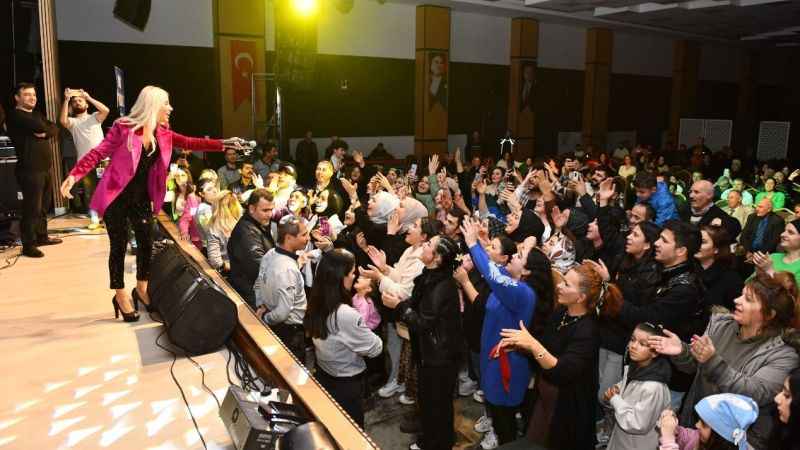 Esenyurtlular kardeşlik halayında buluştu