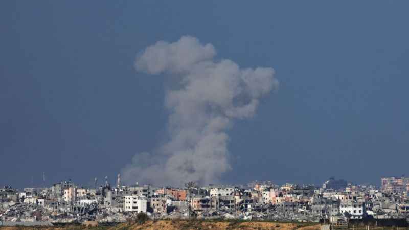 İsrail Gazze’de yine evleri hedef aldı