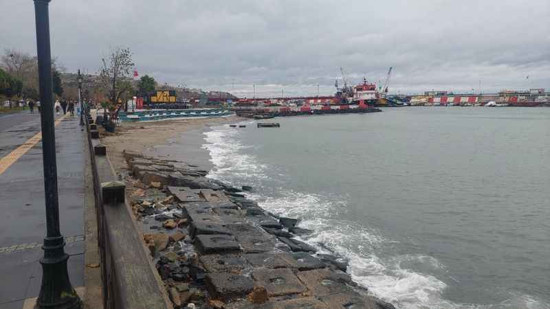 Marmara Denizi ulaşımına poyraz engeli