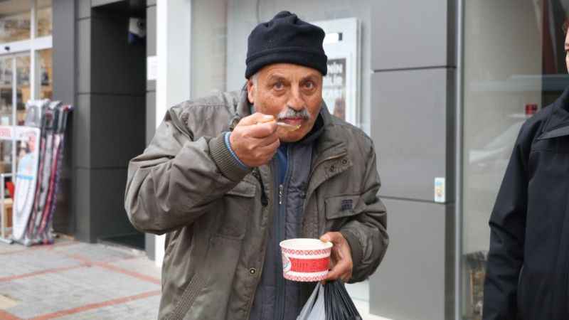 Rizeliler karalahana çorbasına sahip çıktı