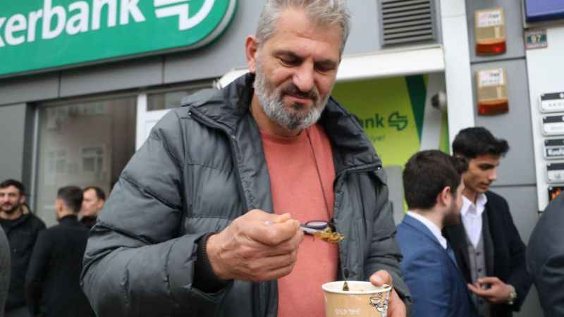 Rizeliler karalahana çorbasına sahip çıktı