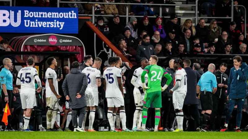 Lockyer yere yığıldı, Bournemouth - Luton Town maçı ertelendi