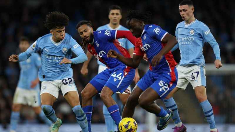 Manchester City son dakikada 2 puan bıraktı