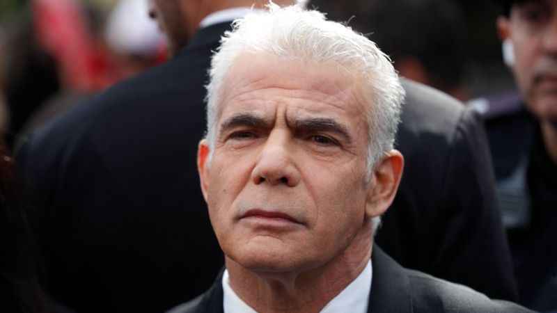 Lapid: “Netanyahu mevcut durumda başbakan olmaya devam edemez”