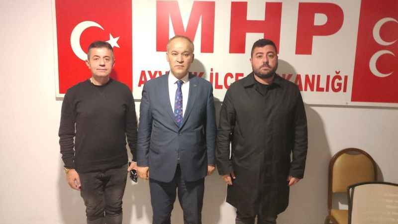Ayvalık MHP’de nöbet değişimi