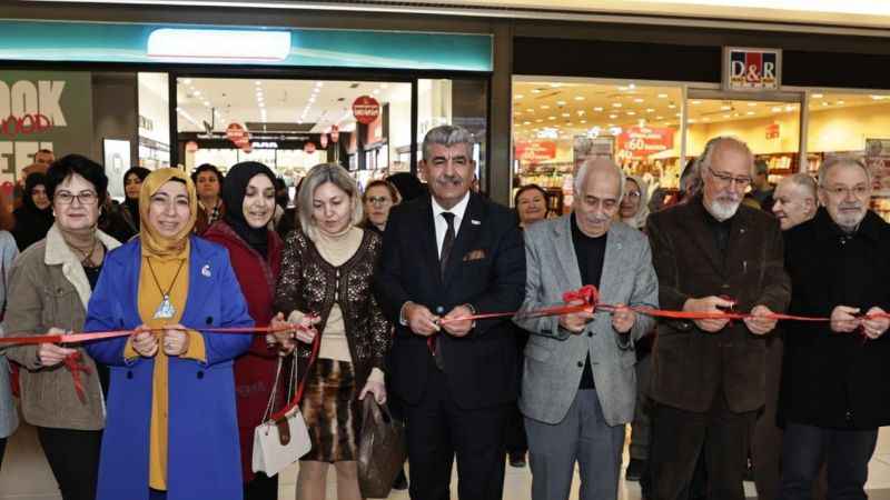 Selçuklu motiflerini ağaç parçalarına işliyorlar