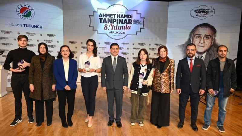 Ahmet Hamdi Tanpınar edebiyat ödülleri verildi