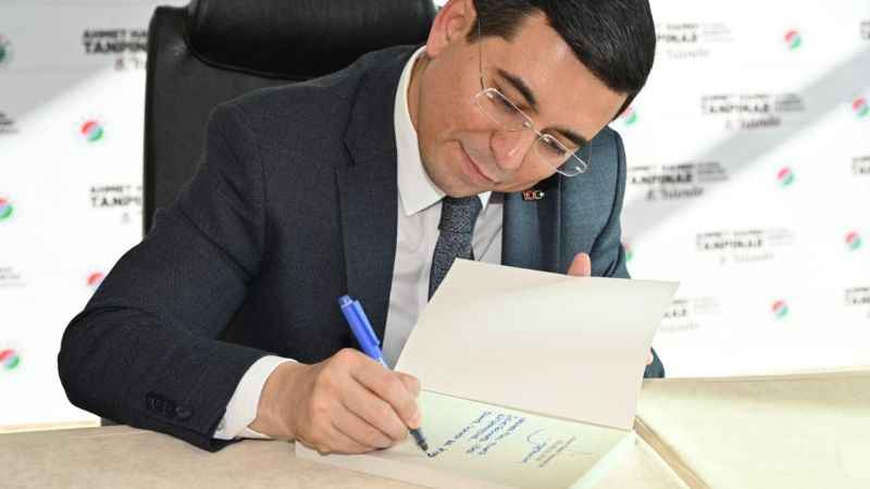 Ahmet Hamdi Tanpınar edebiyat ödülleri verildi