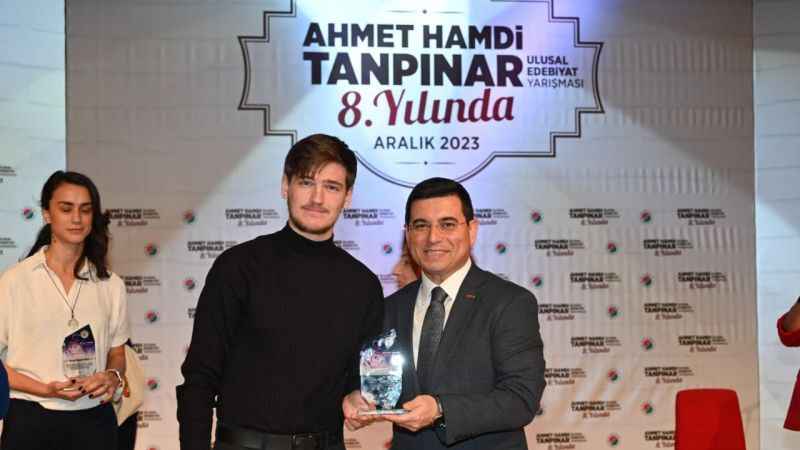Ahmet Hamdi Tanpınar edebiyat ödülleri verildi
