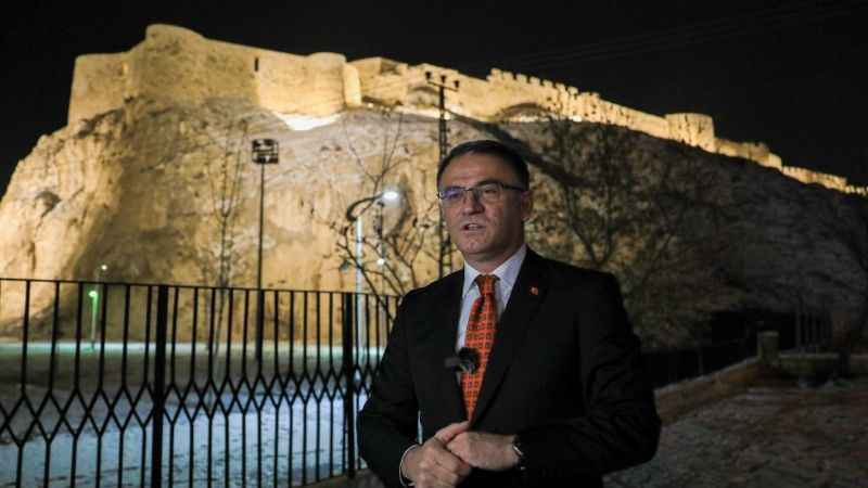 Van Kalesi yeni haliyle ışıl ışıl görünüyor