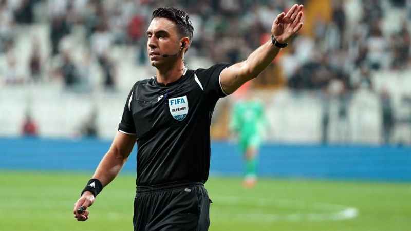 Başakşehir - Sivasspor maçının VAR hakemi Arda Kardeşler