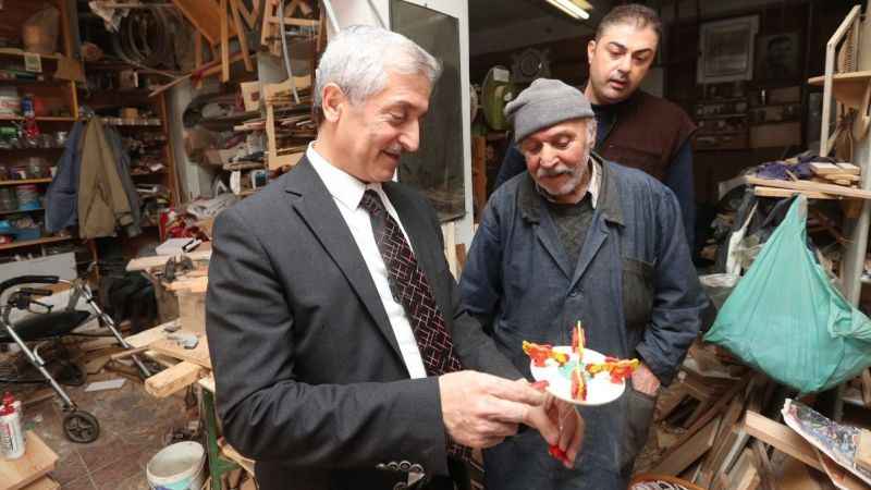 86 yaşındaki marangoz, eski oyuncakları yaşatıyor