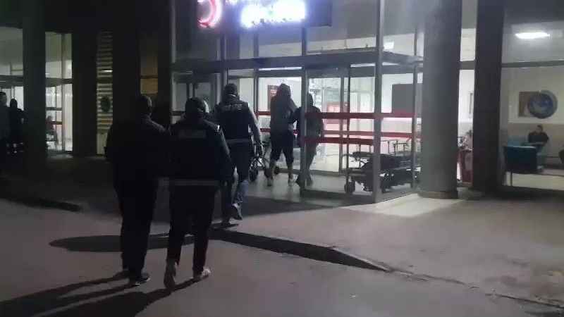 Ayvalık’ta 18 düzensiz göçmen ve 3 organizatör yakalandı