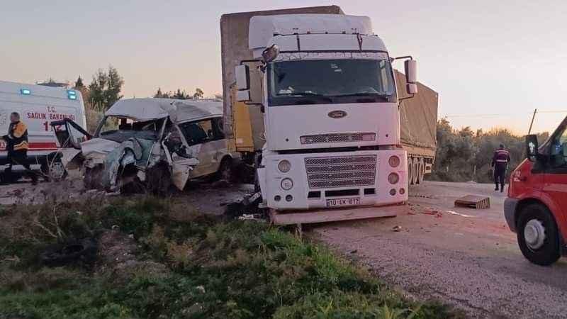 Osmaniye’de tır ile minibüs çarpıştı: 2 ölü, 2 ağır yaralı