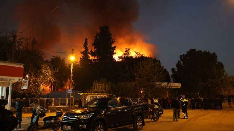 Adana’da eski devlet hastanesinde çıkan yangın kontrol altına alındı