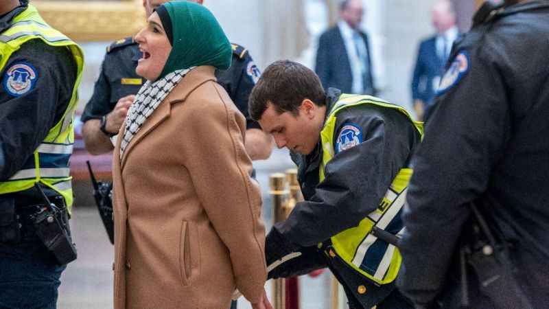 ABD Kongresi’nde İsrail protestosu, Gazze’de ateşkes çağrısı: yaklaşık 60 gözaltı