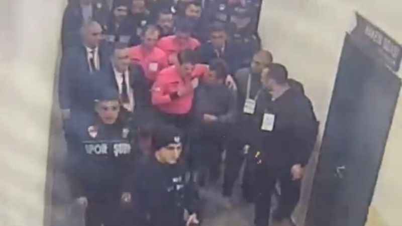 Emre Belözoğlu'nun, Halil Umut Meler'e sarıldığı anların görüntüleri ortaya çıktı