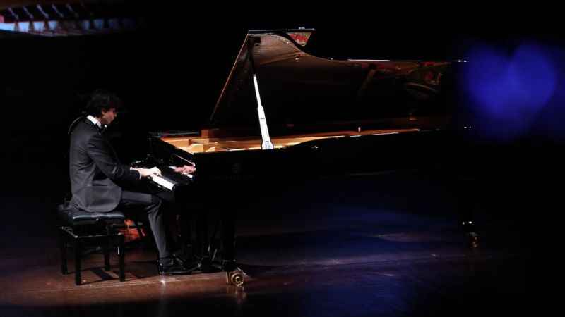 16 yaşındaki piyano sanatçısı kendine hayran bıraktı