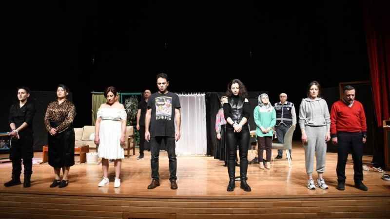 Tiyatro oyunuyla uyuşturucuyla mücadele Tiyatro oyunuyla uyuşturucuyla mücadele