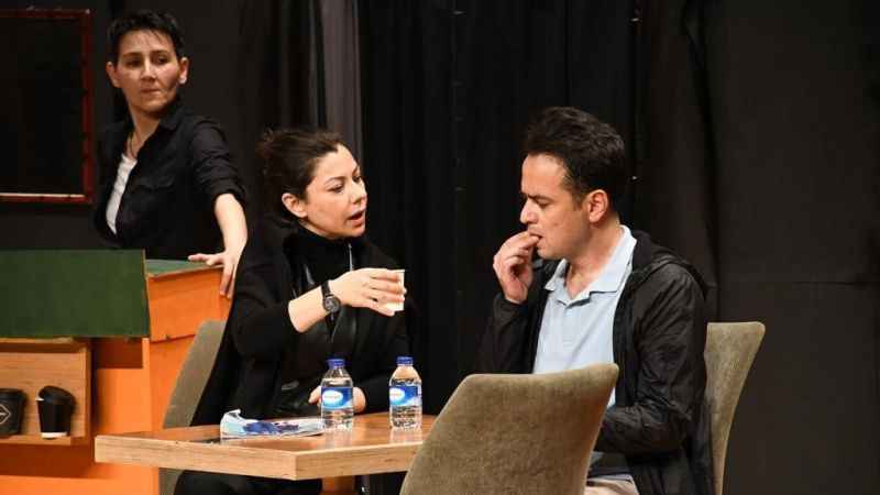 Tiyatro oyunuyla uyuşturucuyla mücadele Tiyatro oyunuyla uyuşturucuyla mücadele