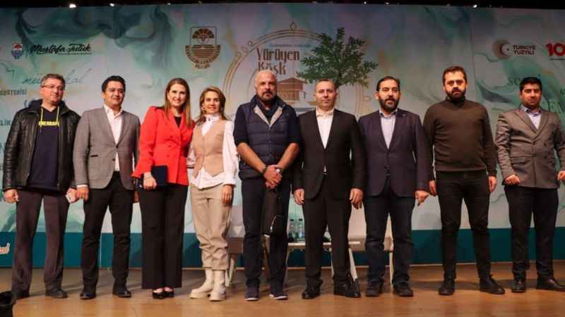 Yalova'da Mete Yarar söyleşisi ilgiyle izlendi 