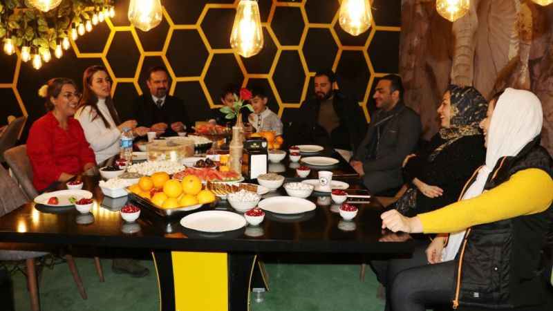 İranlılar senenin en uzun gecesini Van’da geçirdi