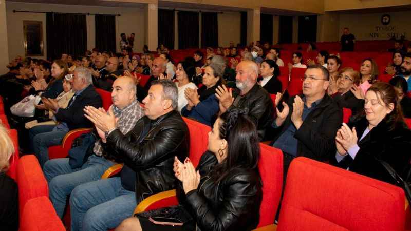 Mersin'de Aşık Veysel türküleriyle anma töreni