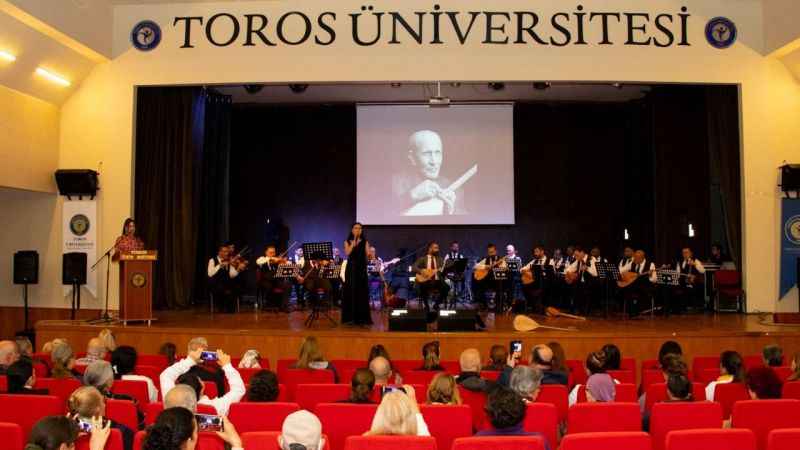 Mersin'de Aşık Veysel türküleriyle anma töreni