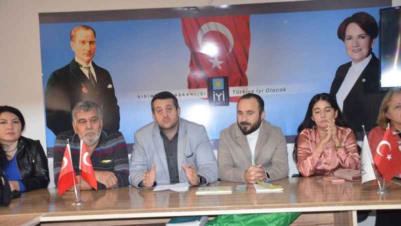 İYİ Parti'de 400 üye istifa etti