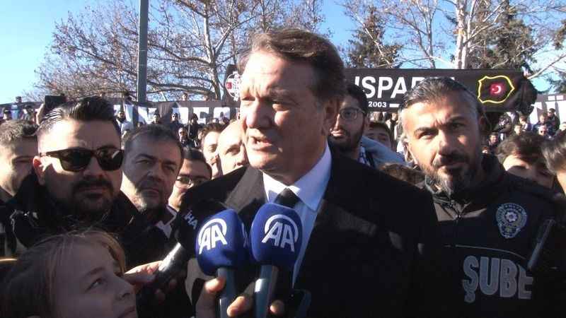 Siyah beyazlı kulüpte teknik direktör çalışmaları devam ediyor