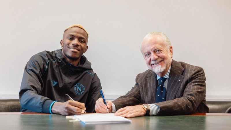 Victor Osimhen 2026'ya kadar Napoli'de