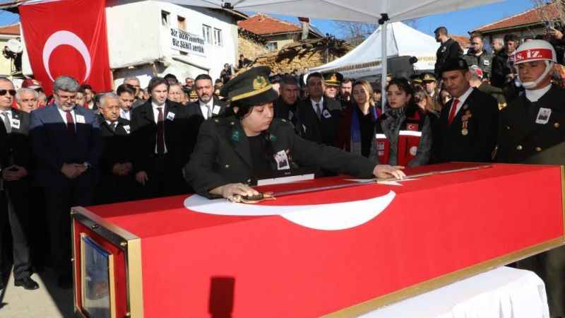 Şehit Piyade Teğmen Ramazan Günay kılıcı ile uğurlandı