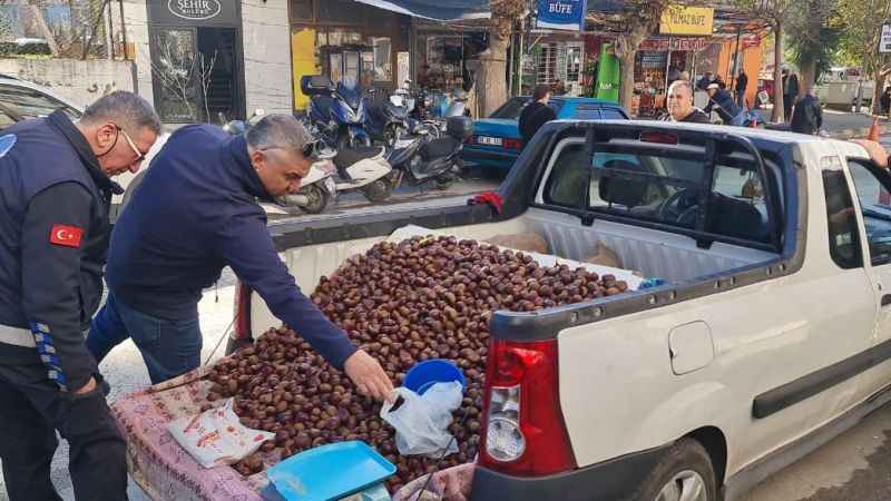 Zehirleme riski bulunan Çin kestanesini satarken yakalandı