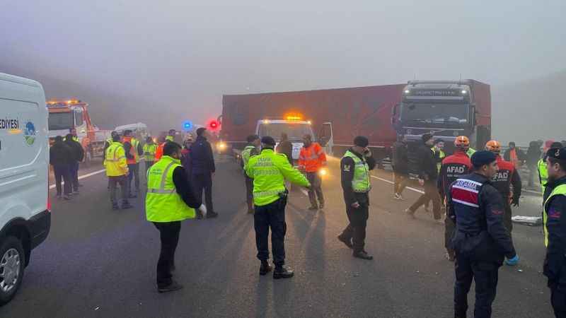 Kuzey Marmara Otoyolu'nda zincirleme kaza: Ölü ve yaralılar var