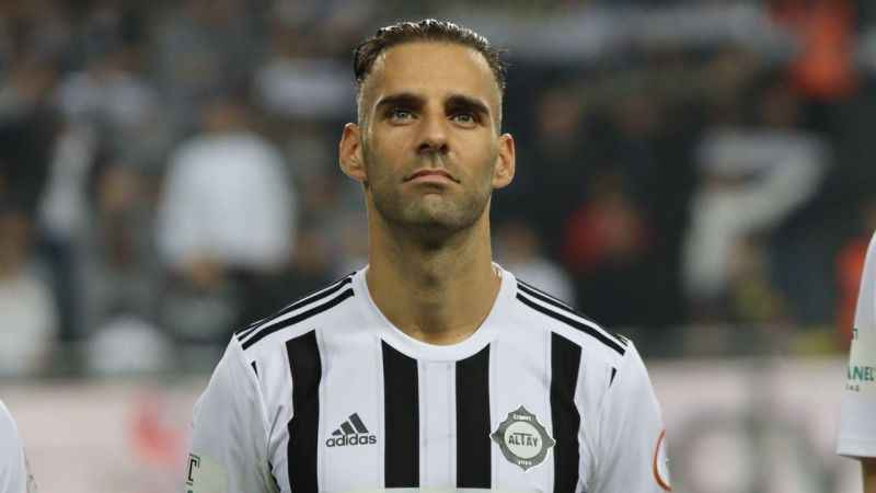 Altay'ın 39 yaşındaki futbolcusu MarcoPaixo veda etti