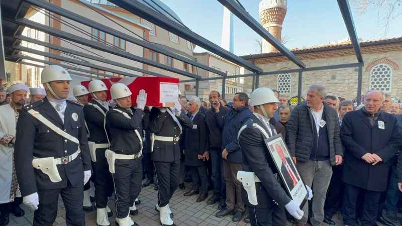 Eski Bakan Yaşar Okuyan son yolculuğuna uğurlandı