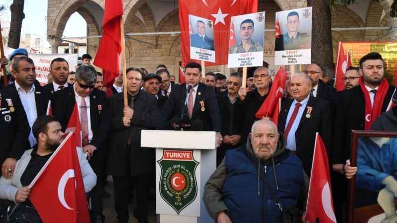 Isparta'da "Şehitlerimize Saygı Teröre Lanet" yürüyüşü