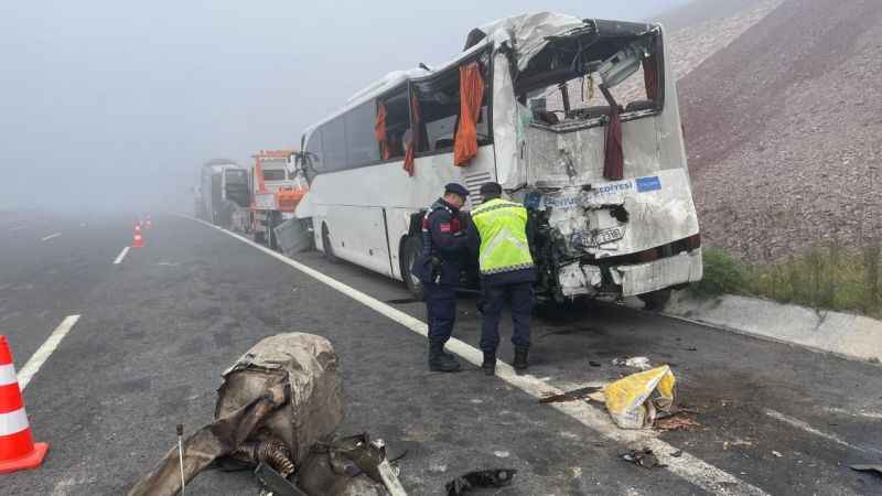 Kuzey Marmara Otoyolunda 10 kişinin öldüğü kazada 3 şoför tutuklandı