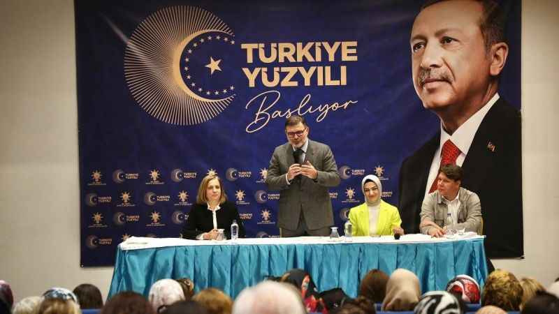 AK Parti İzmir Kadın Kolları yeni başkanı Emel Dalkıran oldu