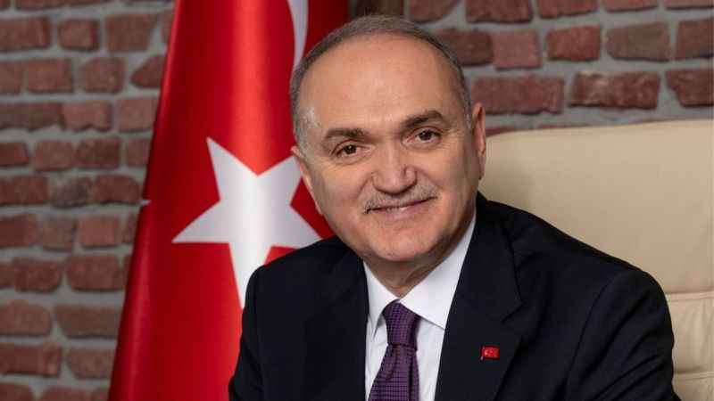 Dr. Faruk Özlü: Yeni yılda Allah vatanımızı, bayrağımızı, birlik ve beraberliğimizi korusun