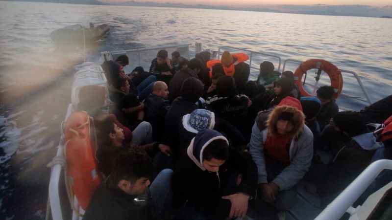 Sahil güvenlik 57 göçmeni kurtardı