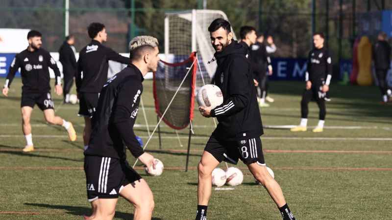 Beşiktaş, Kasımpaşa maçına Serdar Topraktepe ile hazırlanıyor