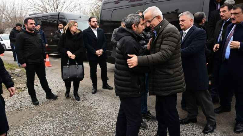 Bakan Uraloğlu’ndan şehit ailesine ziyaret