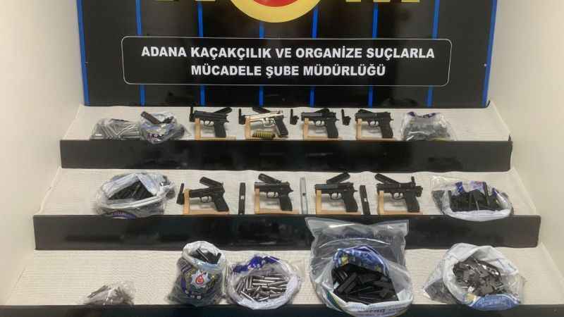 Silah üretimi yapılan iki eve baskın