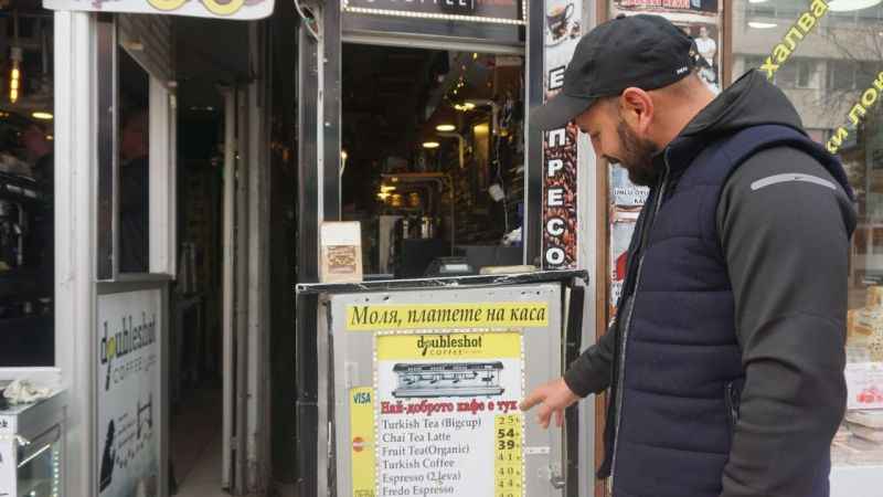 Fiyat listeleri kafe ve lokantaların girişine konuldu