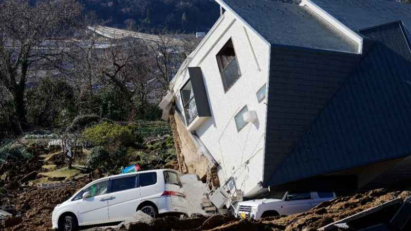 Japonya depreminde 48 kişi hayatını kaybetti