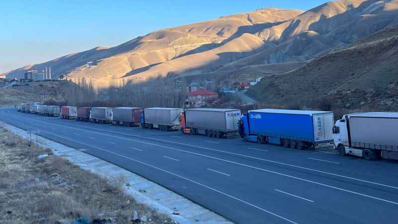 Türkiye-İran sınırında yoğunluk yaşanıyor