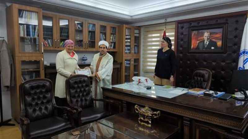 Hollanda uyruklu kadın Müslüman oldu